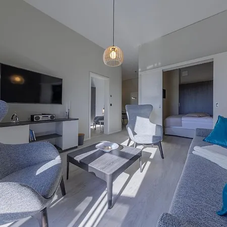 Alte Seefahrtschule - Zwei Wasser Apart Otel 4*