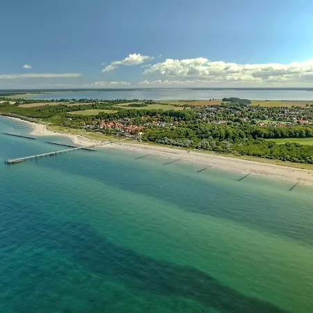 Alte Seefahrtschule - Zwei Wasser 4*