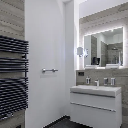 Alte Seefahrtschule - Zwei Wasser Apartmanhotel 4*