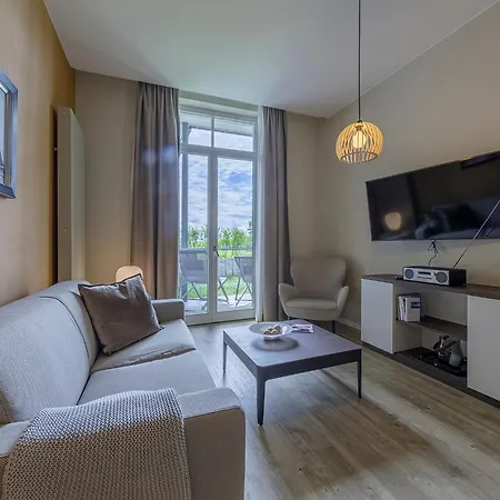 Alte Seefahrtschule - Zwei Wasser Apart Otel