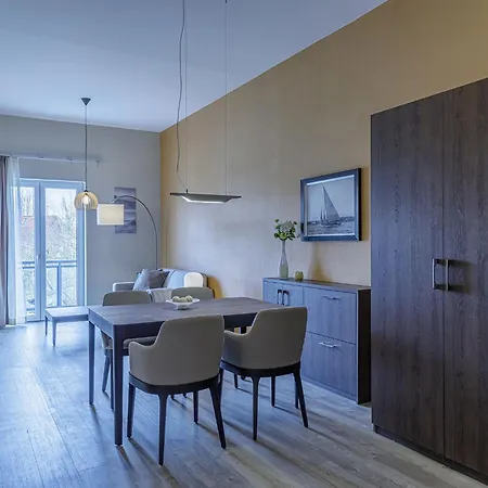 Alte Seefahrtschule - Zwei Wasser 4* Wustrow (Fischland)