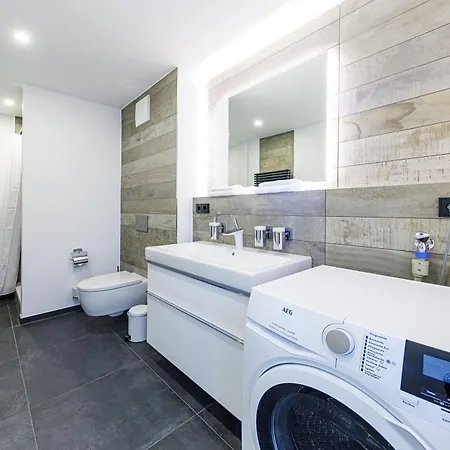 Alte Seefahrtschule - Zwei Wasser Apart Otel 4*