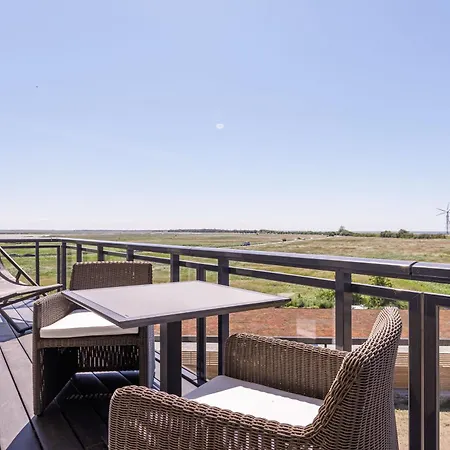 Alte Seefahrtschule - Zwei Wasser 4*