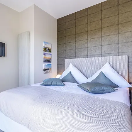 Alte Seefahrtschule - Zwei Wasser Apart Otel